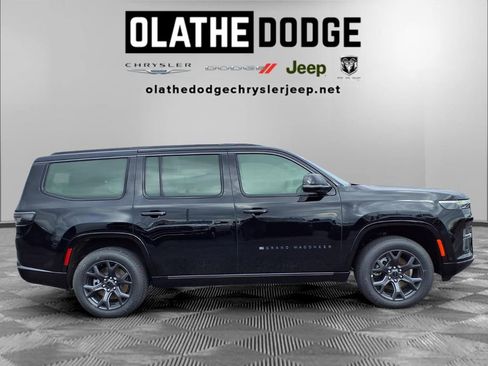 New 2026 Jeep Grand Wagoneer Limited w/ Premium Group II AWD/4WD image 32