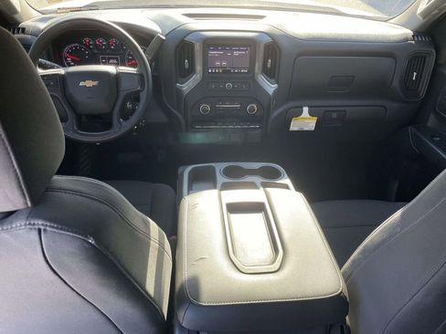 Used 2020 Chevrolet Silverado 1500 Custom w/ Custom Value Package image 12