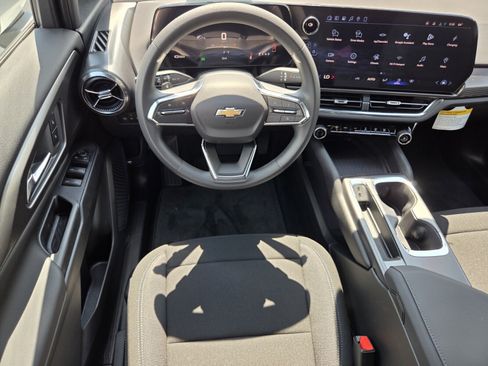 New 2026 Chevrolet Equinox EV LT FWD image 9