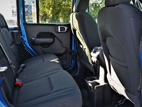 Used 2022 Jeep Wrangler Unlimited Sport w/ Xtreme Recon 35" Tire Package image 16