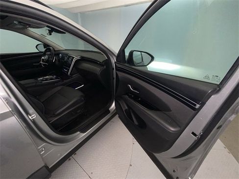 Used 2024 Hyundai Tucson Limited image 25