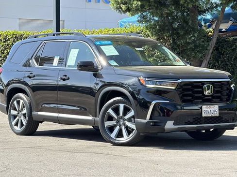 Certified 2024 Honda Pilot Touring image 2