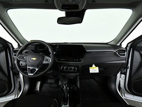 New 2026 Chevrolet TrailBlazer LT w/ Convenience Package image 18