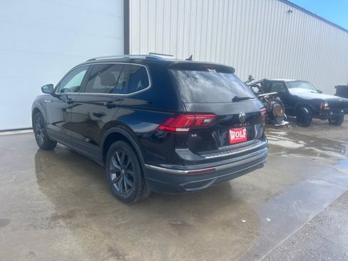 Used 2022 Volkswagen Tiguan SE AWD/4WD image 3