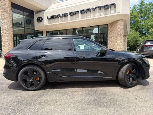 Used 2023 Audi e-tron Premium Plus AWD/4WD image 8