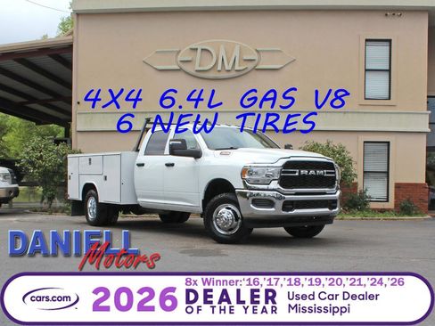 Used 2024 RAM 3500 Tradesman w/ Chrome Appearance Group image 1