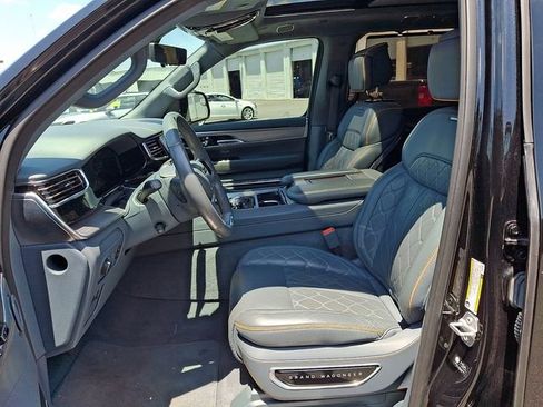 Used 2023 Jeep Grand Wagoneer L Series III AWD/4WD image 10