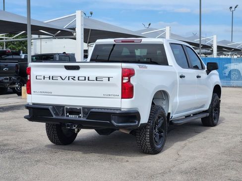 Certified 2025 Chevrolet Silverado 1500 Custom Trail Boss w/ LPO, Dark Essentials Package AWD/4WD image 5