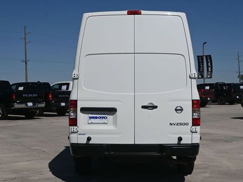 Used 2020 Nissan NV 2500 S image 7