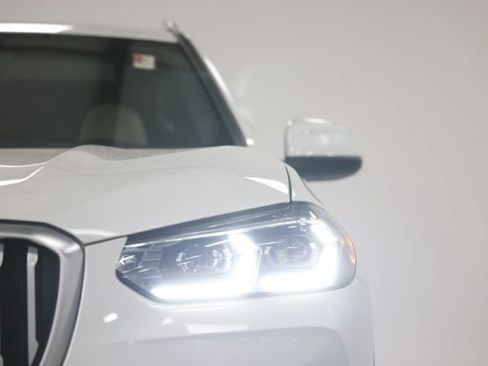 Used 2024 BMW X3 xDrive30i w/ Convenience Package AWD/4WD image 3