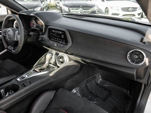 Used 2018 Chevrolet Camaro ZL1 image 10