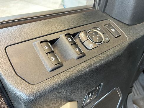 Used 2018 Ford F250 Lariat w/ Lariat Value Package AWD/4WD image 10