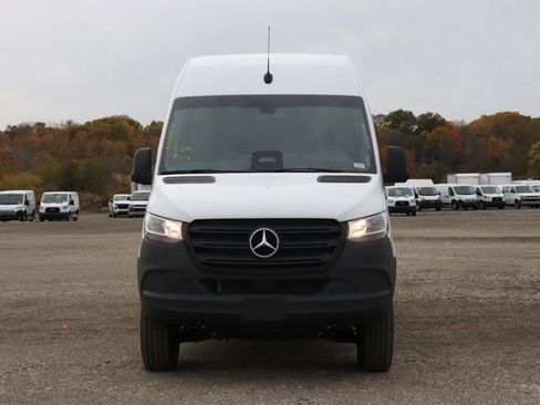 Used 2025 Mercedes-Benz Sprinter 2500 image 51