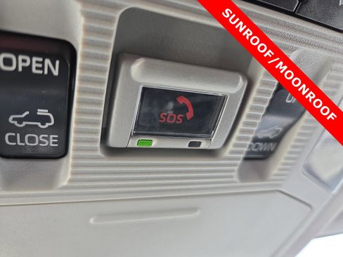 Used 2020 Toyota RAV4 XLE image 22