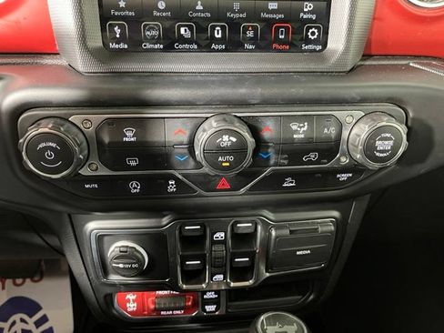 Used 2022 Jeep Wrangler Unlimited Rubicon AWD/4WD image 34