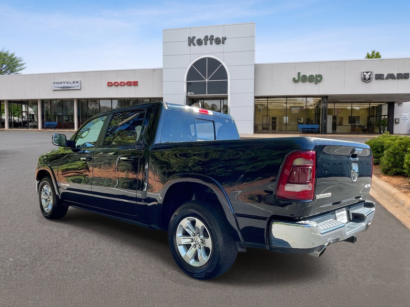 Used 2019 RAM 1500 Laramie AWD/4WD image 4