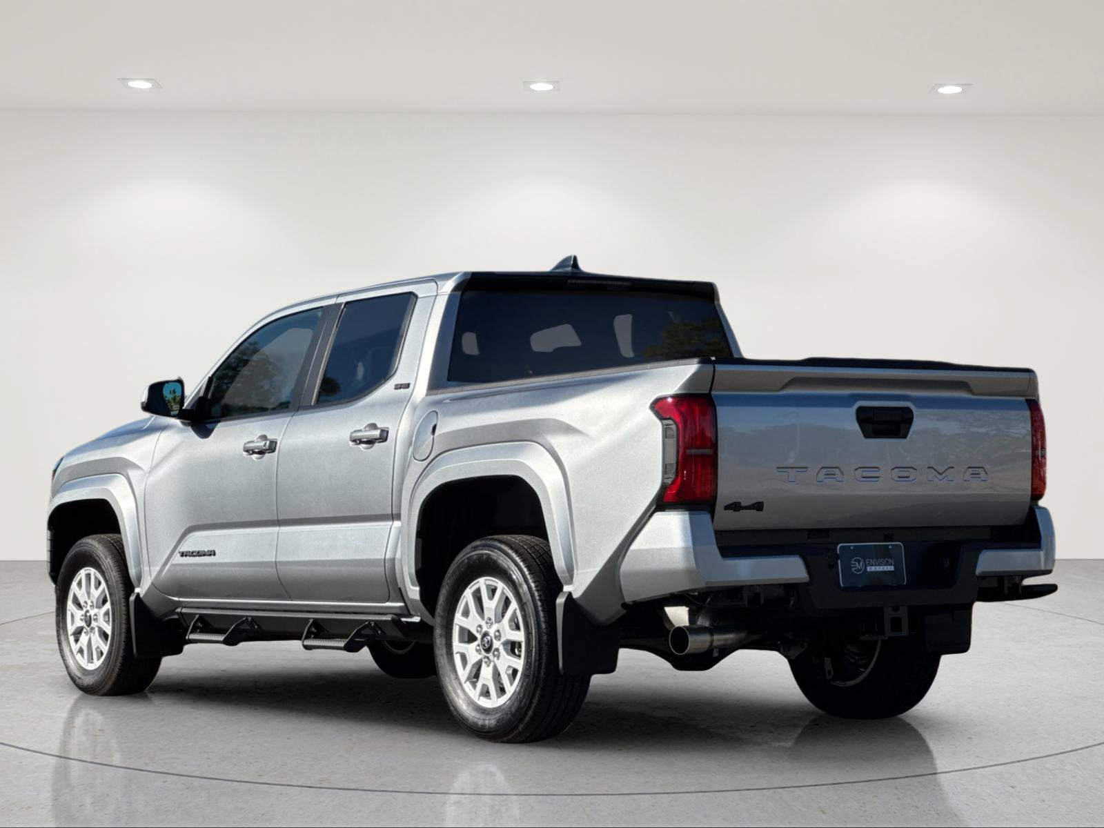 Used 2026 Toyota Tacoma SR5 AWD/4WD image 4