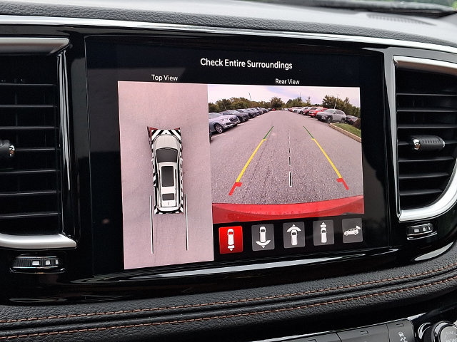 Used 2026 Chrysler Pacifica Pinnacle w/ Trailer Tow Group AWD/4WD image 21