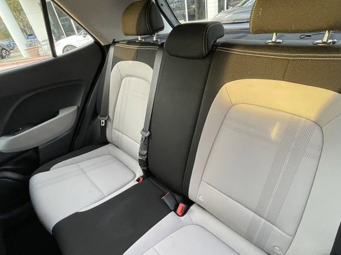 Used 2025 Hyundai Venue SEL image 23