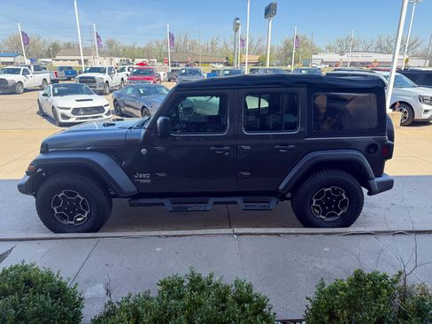 Used 2018 Jeep Wrangler Unlimited Sport S AWD/4WD image 8