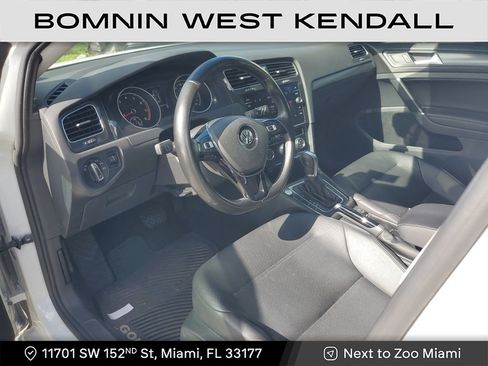 Used 2018 Volkswagen Golf SE image 20
