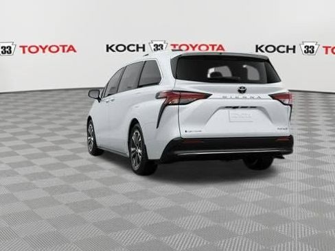 New 2026 Toyota Sienna Platinum image 7
