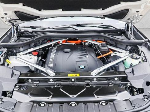 Certified 2025 BMW X5 xDrive50e w/ Parking Assistance Package image 26