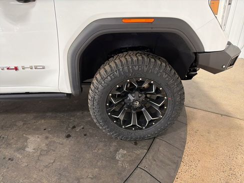 Used 2022 GMC Sierra 3500 AT4 w/ AT4 Preferred Package image 42