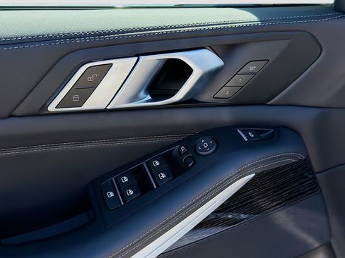 Used 2024 BMW X5 sDrive40i w/ M Sport Package image 22