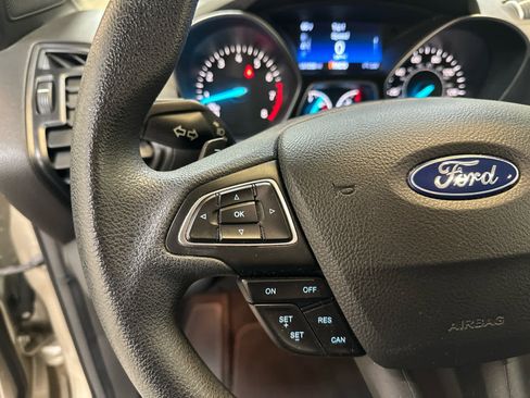 Used 2017 Ford Escape SE w/ Equipment Group 201A AWD/4WD image 21