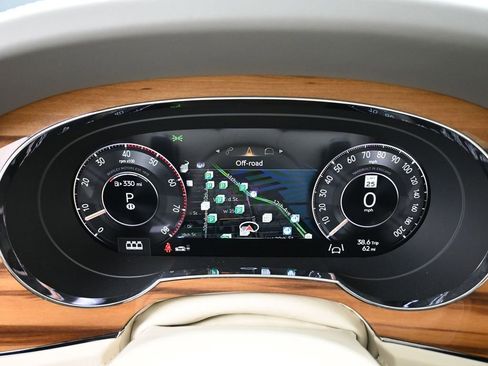 New 2025 Bentley Bentayga image 19