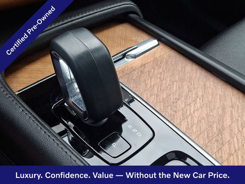 Certified 2023 Volvo XC90 B6 Plus AWD/4WD image 16