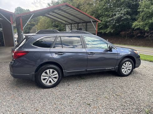 Used 2015 Subaru Outback 2.5i Premium AWD/4WD image 6