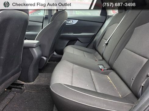 Used 2022 Kia Forte LXS FWD image 18