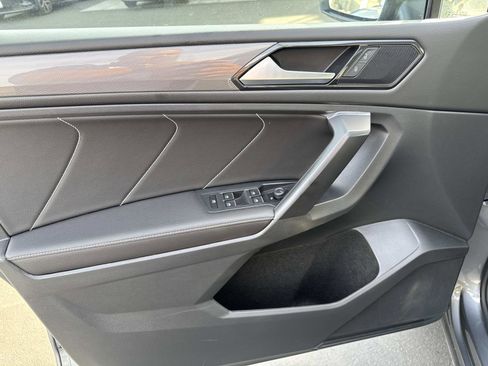 Certified 2023 Volkswagen Tiguan SE image 13