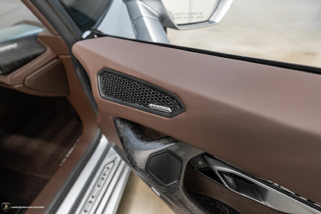 Used 2020 Lamborghini Huracan EVO AWD/4WD image 35