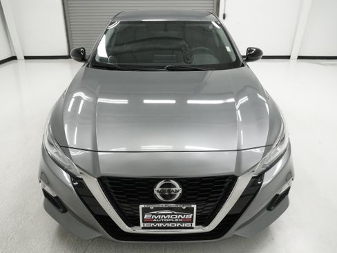Used 2019 Nissan Altima 2.5 SR FWD image 2