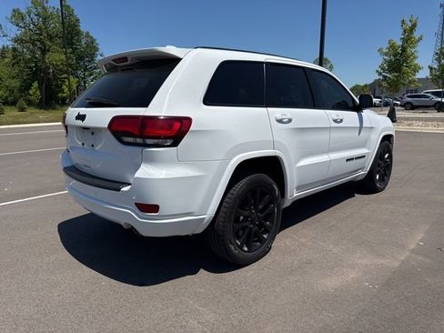 Used 2019 Jeep Grand Cherokee Altitude AWD/4WD image 6