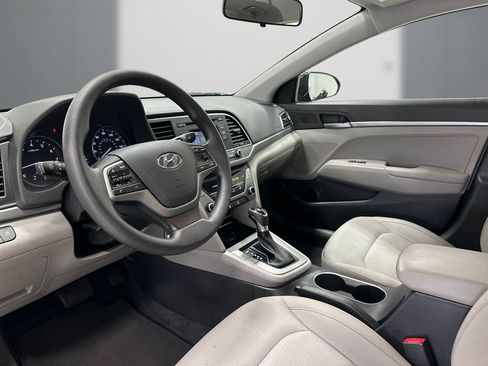 Used 2017 Hyundai Elantra SE w/ Cargo Package FWD image 13