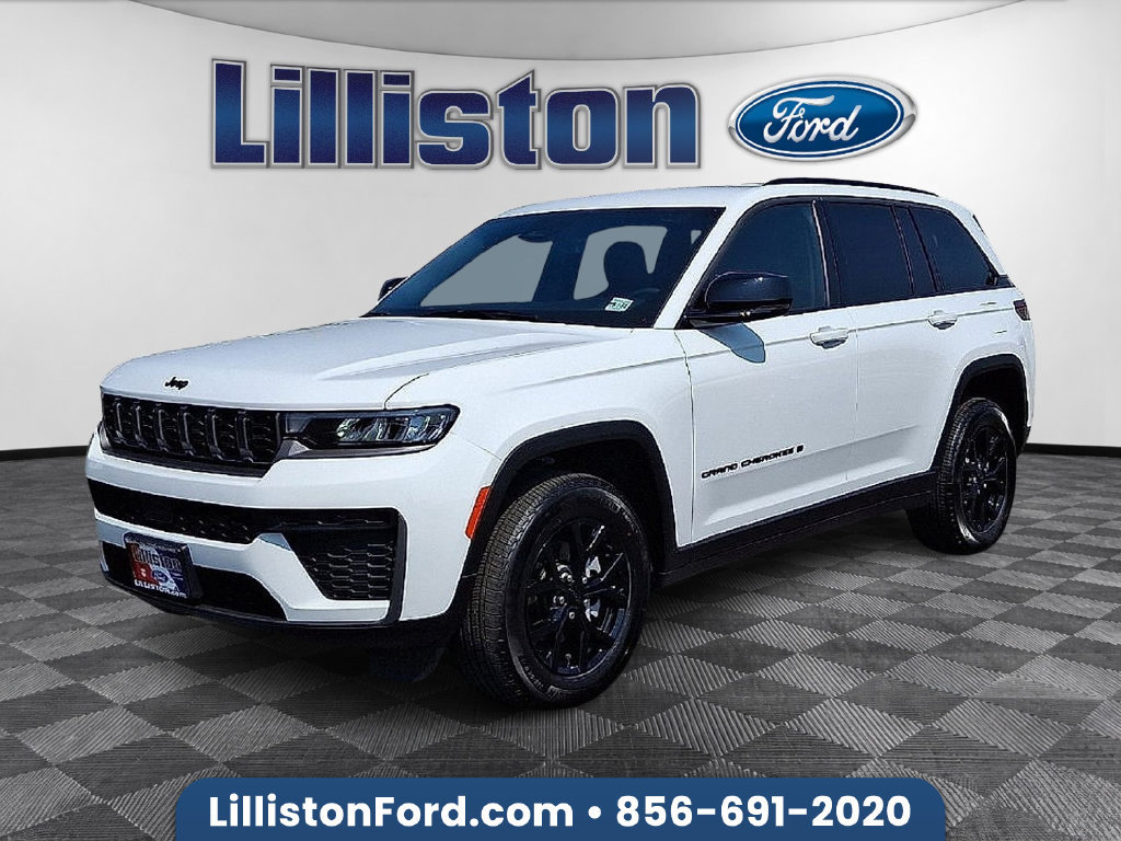 Used 2026 Jeep Grand Cherokee Altitude AWD/4WD image 1