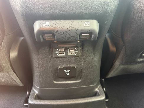 Used 2025 Jeep Wrangler Unlimited Rubicon 4xe AWD/4WD image 17