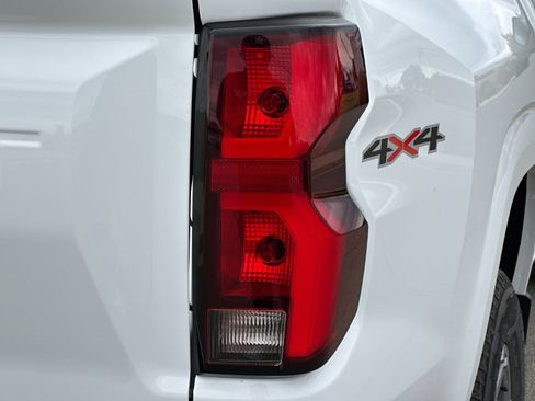 New 2026 Chevrolet Colorado LT image 32