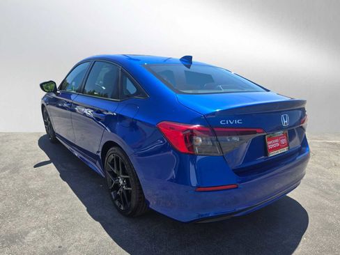 Used 2023 Honda Civic Sport image 5
