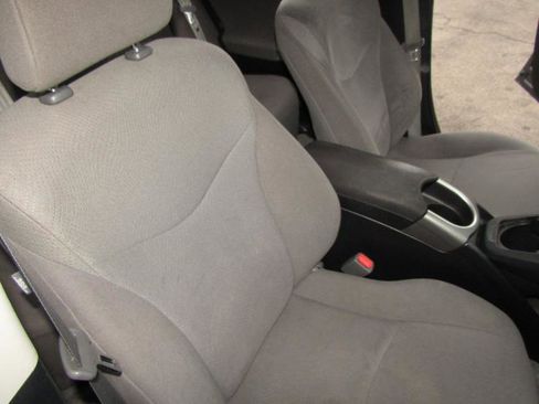 Used 2015 Toyota Prius Four image 27