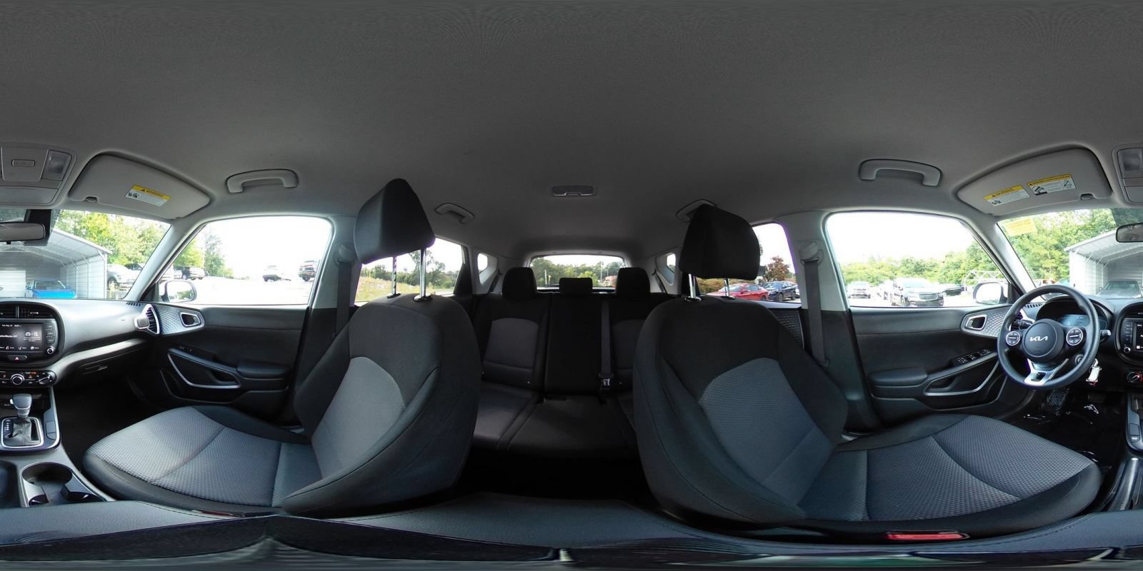 Used 2025 Kia Soul LX w/ LX Technology Package FWD image 38