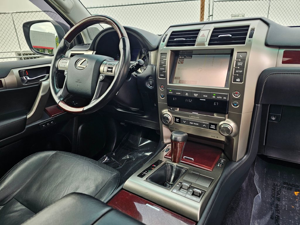 Used 2015 Lexus GX 460 w/ Premium Package AWD/4WD image 11