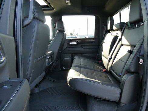 Certified 2024 Chevrolet Silverado 2500 High Country w/ Technology Package image 18