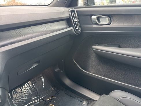 Used 2024 Volvo C40 P8 Recharge Plus w/ Climate Package image 14