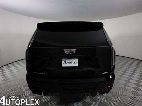 Used 2025 Cadillac Escalade V image 6