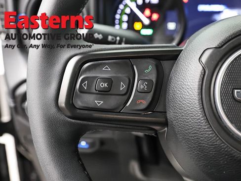 Used 2025 Jeep Wrangler Unlimited Rubicon 4xe w/ Convenience Group image 15